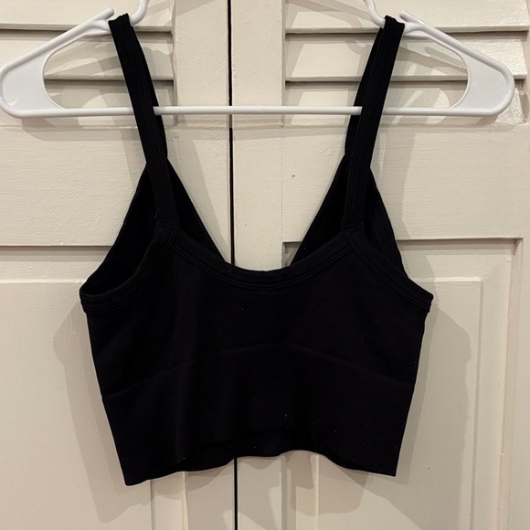 Black Deep V-Neck Cropped Top - Picture 7 of 11